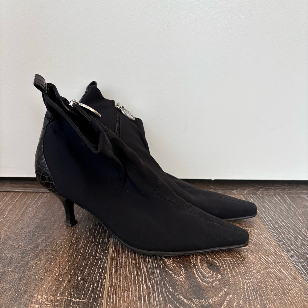 Black Pointed Ankle Boots by Donald J Pliner Size 5.5